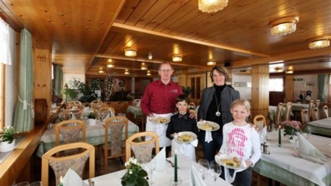 Hotel Edelweiss Blatten Loetschental Amenities photo